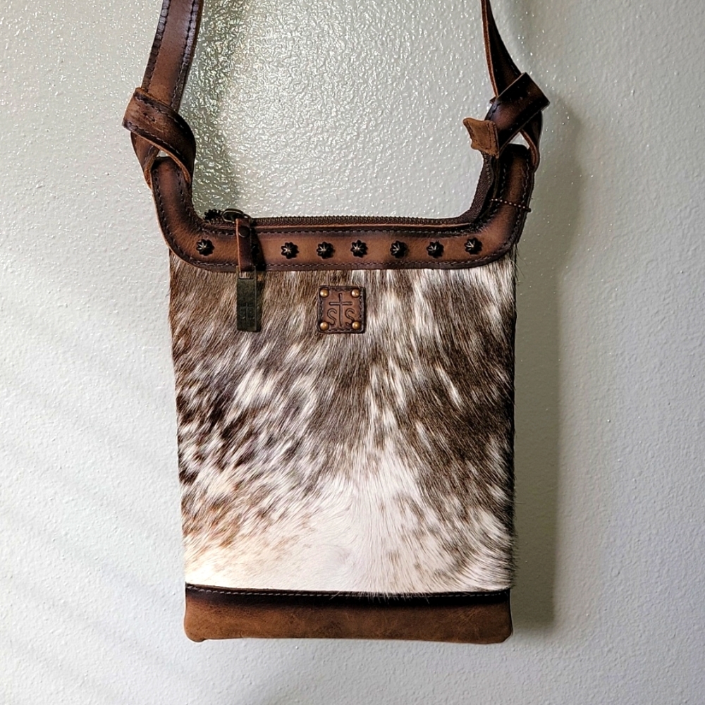 STS Classic Cowhide Concealed Carry Crossbody NWOT